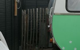 Gite Atypique Caravane Vintage avec piscine